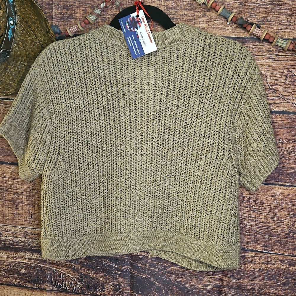 AUGUST SILK" Like New Vintage Style Short Sleeve Sweater ! SIZE MEDIUM - Picture 6 of 9